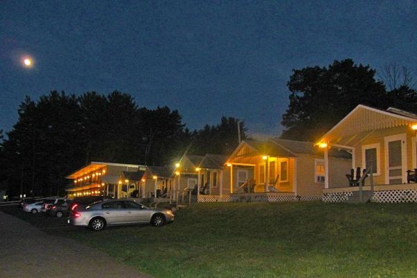 Half Moon Motel & Cottages (Neuengland)